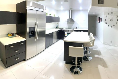 Condominio en Delray Beach, Florida, 3 dormitorios № 2146041