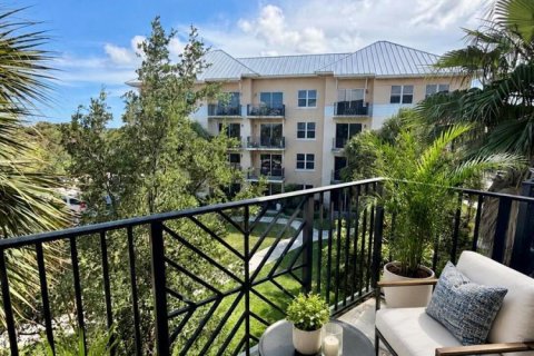 Condo in West Palm Beach, Florida, 2 bedrooms № 2154953 - photo 2