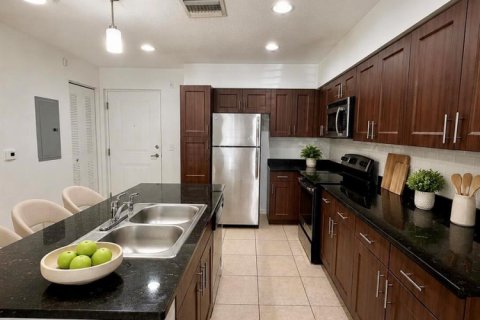 Condo in West Palm Beach, Florida, 2 bedrooms № 2154953 - photo 3