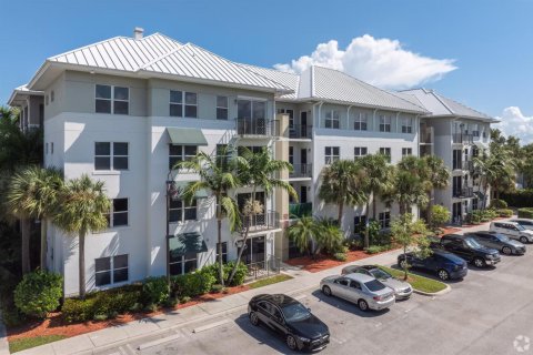 Condo in West Palm Beach, Florida, 2 bedrooms № 2154953 - photo 8