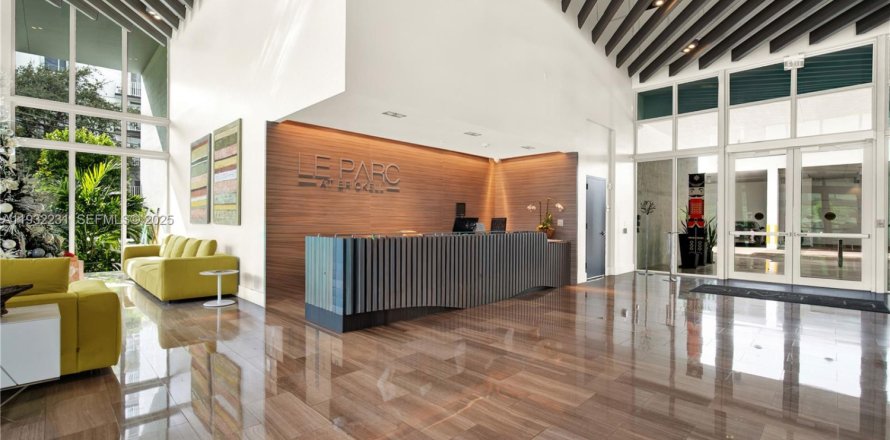 Кондоминиум с 1 спальней в Майами, Флорида № 1990806