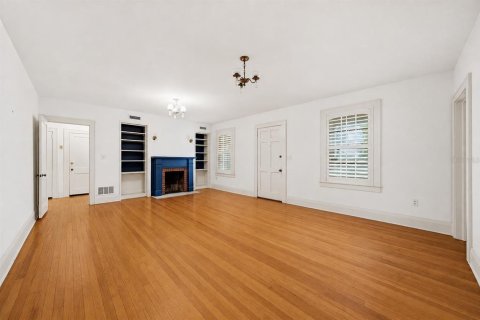 Villa ou maison à vendre à Tampa, Floride: 5 chambres, 407.56 m2 № 2279838 - photo 5