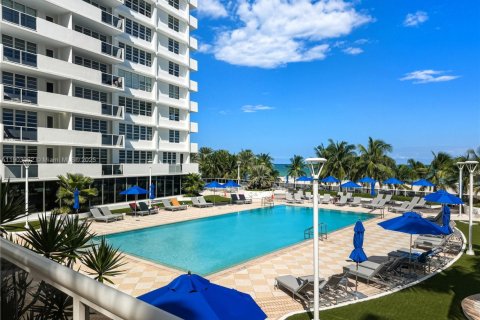 Condo in Miami Beach, Florida, 1 bedroom  № 1955539 - photo 14