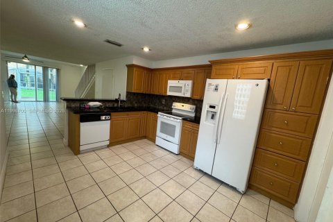 Adosado en alquiler en Weston, Florida, 3 dormitorios, 134.06 m2 № 2059664 - foto 5