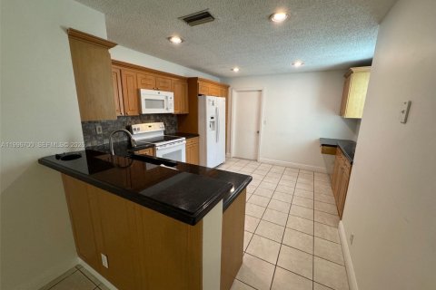 Adosado en alquiler en Weston, Florida, 3 dormitorios, 134.06 m2 № 2059664 - foto 7