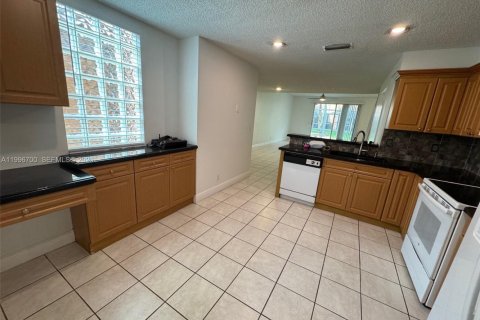 Adosado en alquiler en Weston, Florida, 3 dormitorios, 134.06 m2 № 2059664 - foto 6