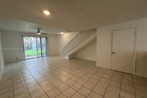 Adosado en alquiler en Weston, Florida, 3 dormitorios, 134.06 m2 № 2059664 - foto 3