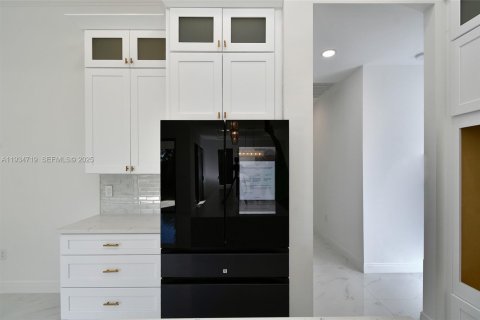 Casa en venta en Lehigh Acres, Florida, 5 dormitorios № 1993008 - foto 11