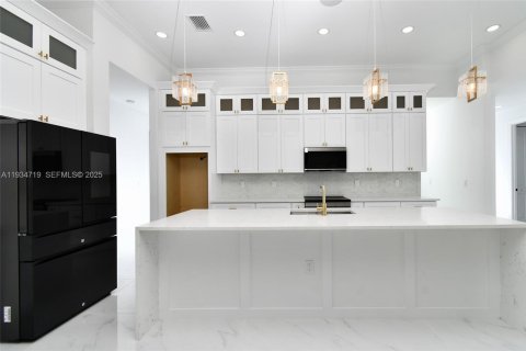 Casa en venta en Lehigh Acres, Florida, 5 dormitorios № 1993008 - foto 13