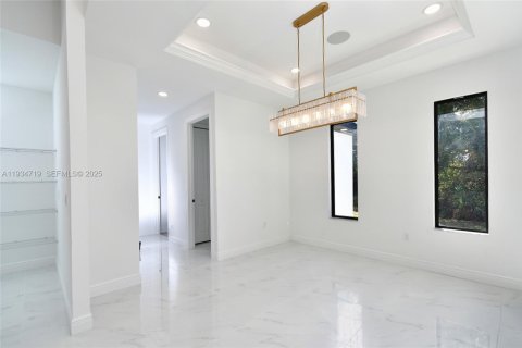 Casa en venta en Lehigh Acres, Florida, 5 dormitorios № 1993008 - foto 17