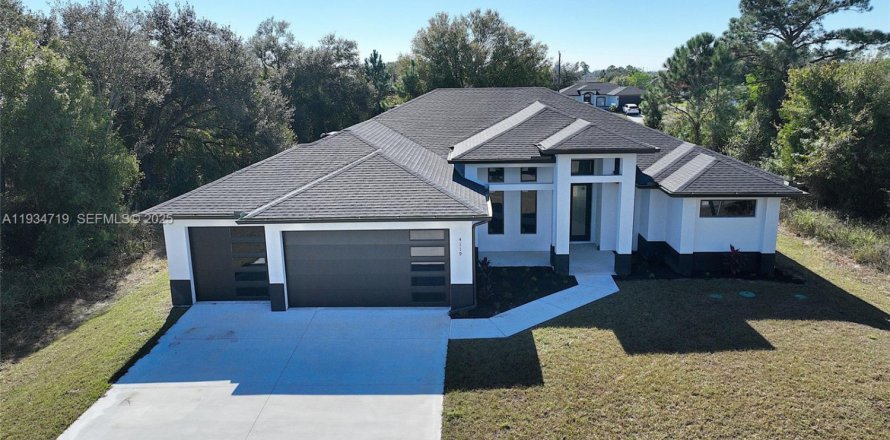 Casa en Lehigh Acres, Florida 5 dormitorios № 1993008