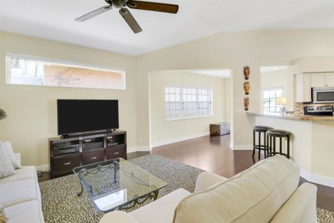Casa en venta en West Palm Beach, Florida, 3 dormitorios, 196.21 m2 № 2358014 - foto 8