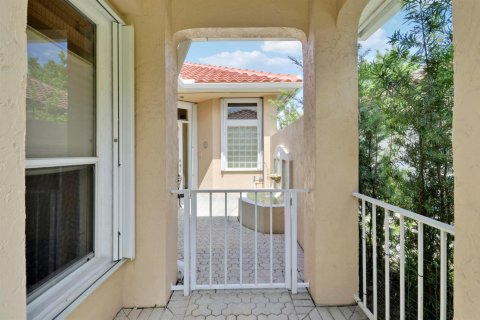 Casa en venta en West Palm Beach, Florida, 3 dormitorios, 196.21 m2 № 2358014 - foto 2