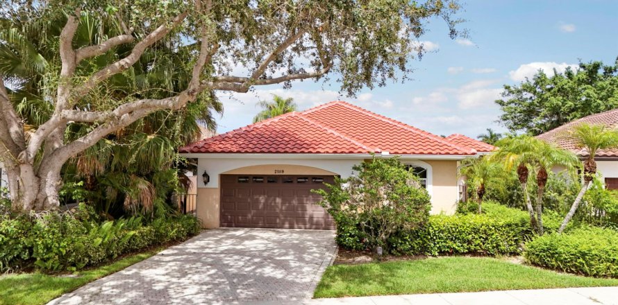 Casa en West Palm Beach, Florida 3 dormitorios, 196.21 m2 № 2358014