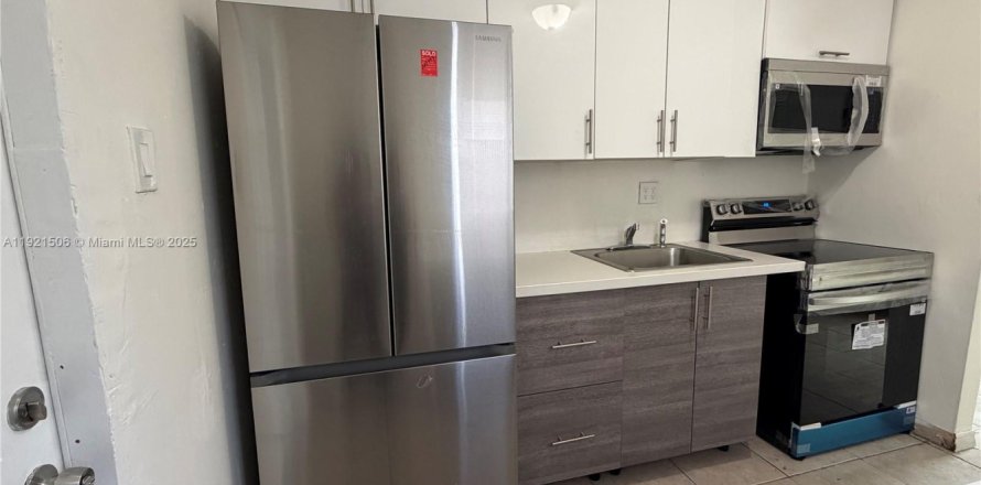 Villa ou maison à North Miami Beach, Floride 2 chambres, 60.48 m2 № 2018650