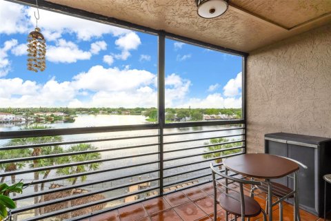 Copropriété à vendre à Pembroke Pines, Floride: 2 chambres, 79.15 m2 № 2021378 - photo 19