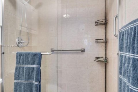 Copropriété à vendre à Pembroke Pines, Floride: 2 chambres, 79.15 m2 № 2021378 - photo 14