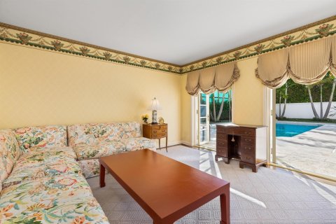 House in Palm Beach, Florida 4 bedrooms, 388.24 sq.m. № 2187380 - photo 17