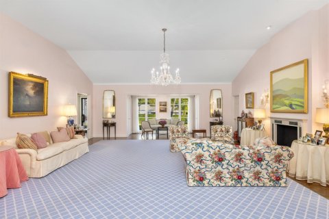 House in Palm Beach, Florida 4 bedrooms, 388.24 sq.m. № 2187380 - photo 8