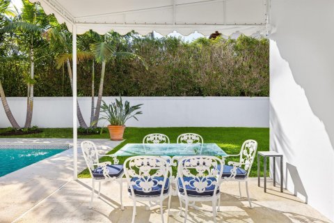 House in Palm Beach, Florida 4 bedrooms, 388.24 sq.m. № 2187380 - photo 19
