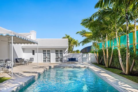 House in Palm Beach, Florida 4 bedrooms, 388.24 sq.m. № 2187380 - photo 21
