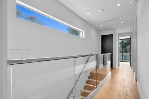 Villa ou maison à vendre à Miami, Floride: 5 chambres, 249.91 m2 № 1942769 - photo 30