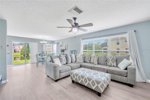 Touwnhouse à vendre à Riverview, Floride: 3 chambres, 169.45 m2 № 1881419 - photo 7