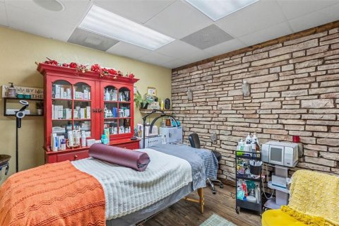 Купить коммерческую недвижимость в Бартоу, Флорида 157.93м2, № 2218603 - фото 18