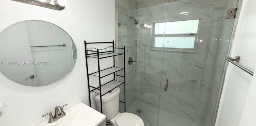 Villa ou maison à Oakland Park, Floride 1 chambre, 310.76 m2 № 1983494