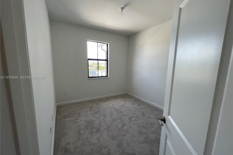 Villa ou maison à louer à Homestead, Floride: 3 chambres, 133.97 m2 № 2046186 - photo 7