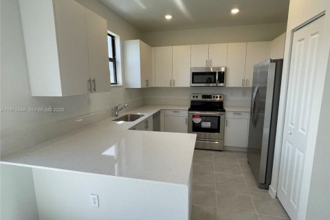 Villa ou maison à louer à Homestead, Floride: 3 chambres, 133.97 m2 № 2046186 - photo 5