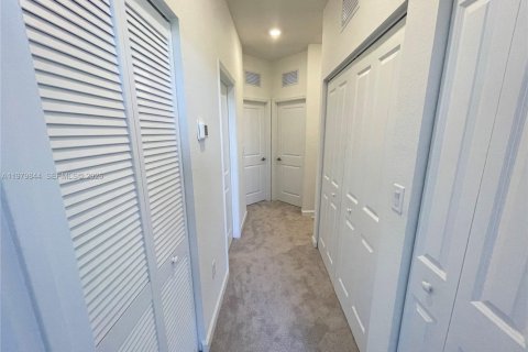 Villa ou maison à louer à Homestead, Floride: 3 chambres, 133.97 m2 № 2046186 - photo 16