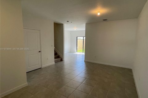 Villa ou maison à louer à Homestead, Floride: 3 chambres, 133.97 m2 № 2046186 - photo 2