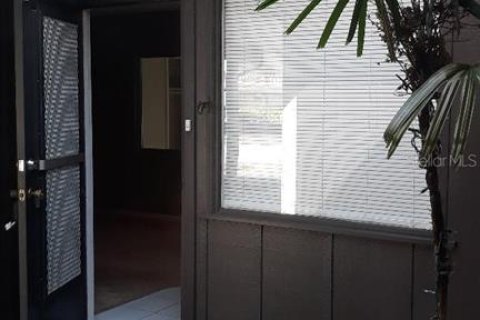 House in New Port Richey, Florida 3 bedrooms, 110.27 sq.m. № 2277534