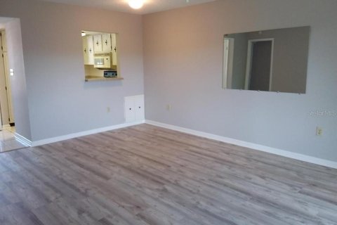 Casa en alquiler en New Port Richey, Florida, 3 dormitorios, 110.27 m2 № 2277534 - foto 6