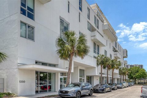Copropriété à vendre à Sarasota, Floride: 1 chambre, 69.58 m2 № 2123732 - photo 4