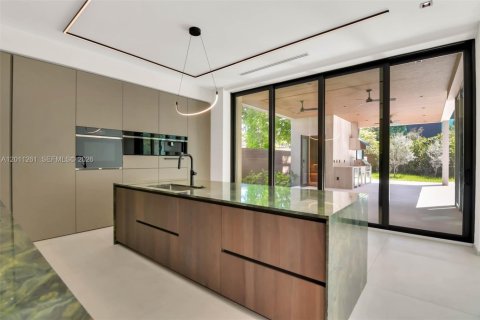 Купить виллу или дом в Майами, Флорида 6 спален, 398.27м2, № 2154241 - фото 12