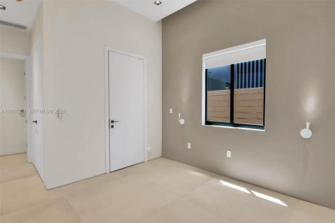 Купить виллу или дом в Майами, Флорида 6 спален, 398.27м2, № 2154241 - фото 24