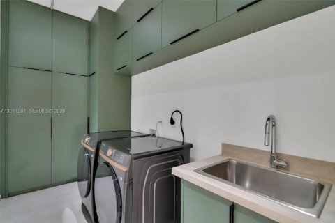 Купить виллу или дом в Майами, Флорида 6 спален, 398.27м2, № 2154241 - фото 21