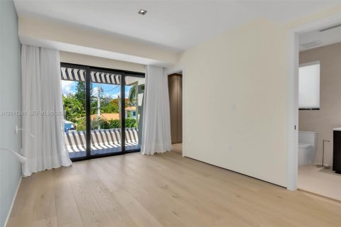 Купить виллу или дом в Майами, Флорида 6 спален, 398.27м2, № 2154241 - фото 30