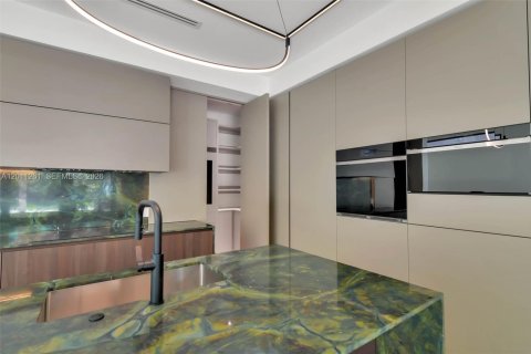 Купить виллу или дом в Майами, Флорида 6 спален, 398.27м2, № 2154241 - фото 15