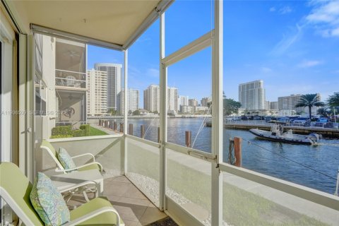 Copropriété à vendre à Hallandale Beach, Floride: 1 chambre, 82.68 m2 № 1994523 - photo 27