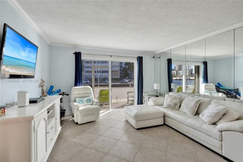 Copropriété à vendre à Hallandale Beach, Floride: 1 chambre, 82.68 m2 № 1994523 - photo 2