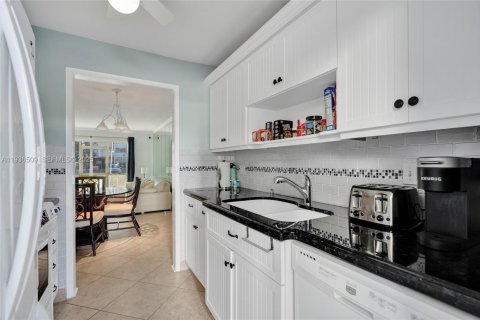 Copropriété à vendre à Hallandale Beach, Floride: 1 chambre, 82.68 m2 № 1994523 - photo 22