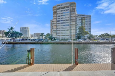 Copropriété à vendre à Hallandale Beach, Floride: 1 chambre, 82.68 m2 № 1994523 - photo 30