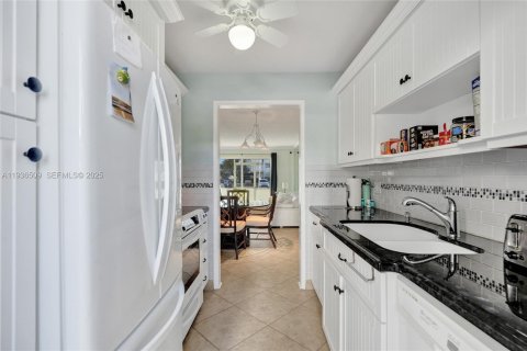Copropriété à vendre à Hallandale Beach, Floride: 1 chambre, 82.68 m2 № 1994523 - photo 23