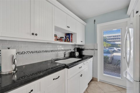 Copropriété à vendre à Hallandale Beach, Floride: 1 chambre, 82.68 m2 № 1994523 - photo 3