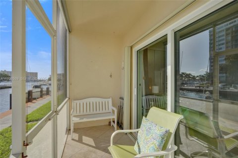 Copropriété à vendre à Hallandale Beach, Floride: 1 chambre, 82.68 m2 № 1994523 - photo 28