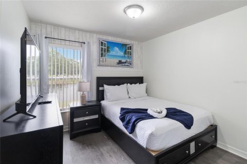 House in Davenport, Florida 4 bedrooms, 145.86 sq.m. № 2303204 - photo 13