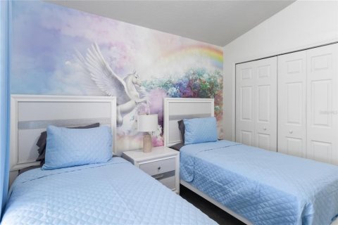 House in Davenport, Florida 4 bedrooms, 145.86 sq.m. № 2303204 - photo 15